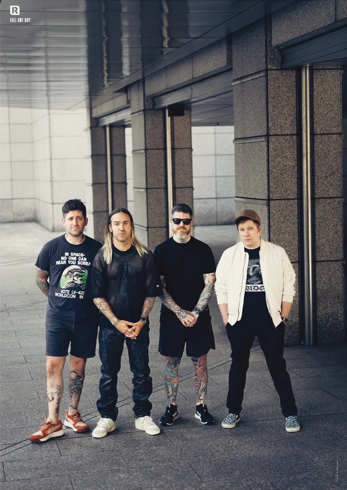 Issue #300 (Fall Out Boy) - Image 3